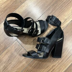ZARA BLACK LEATHER SANDALS